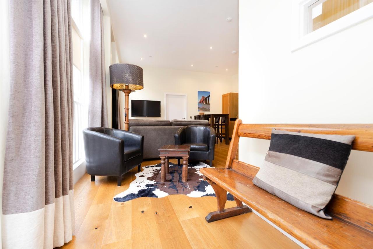 Joivy 1 Bed Flat In Old Town, Next To St Giles Cathedral Edimburgo Exterior foto