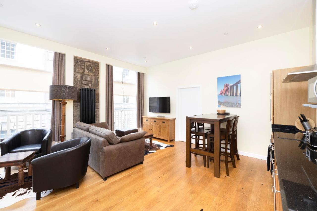 Joivy 1 Bed Flat In Old Town, Next To St Giles Cathedral Edimburgo Exterior foto