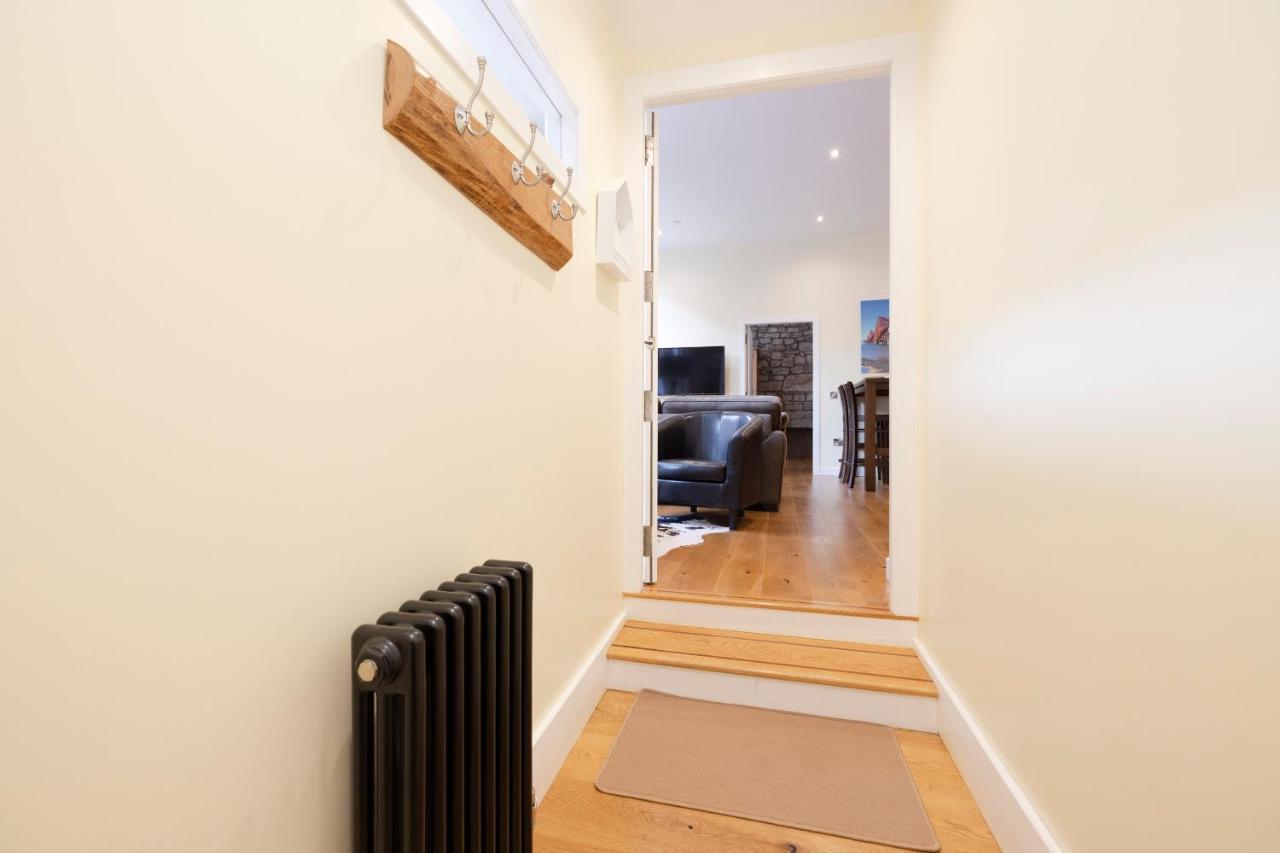 Joivy 1 Bed Flat In Old Town, Next To St Giles Cathedral Edimburgo Exterior foto