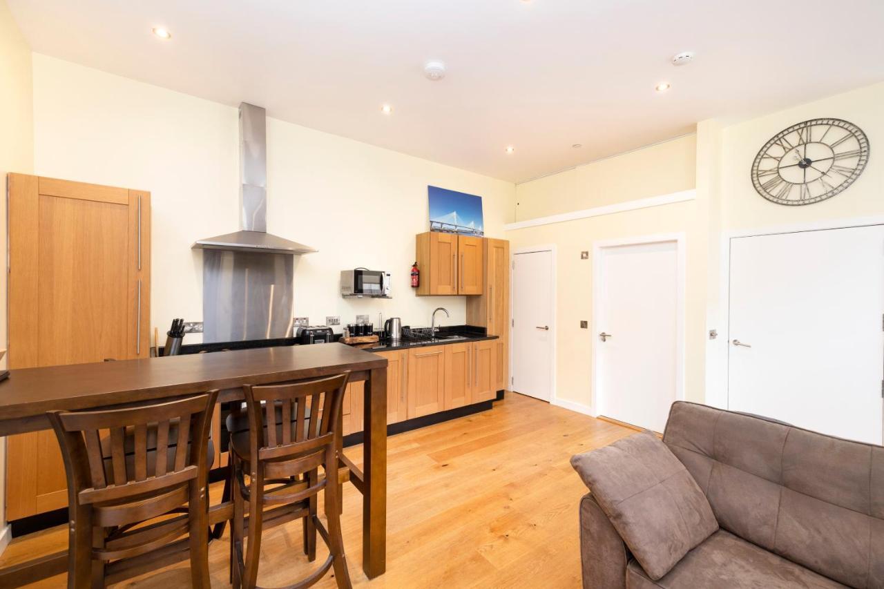 Joivy 1 Bed Flat In Old Town, Next To St Giles Cathedral Edimburgo Exterior foto