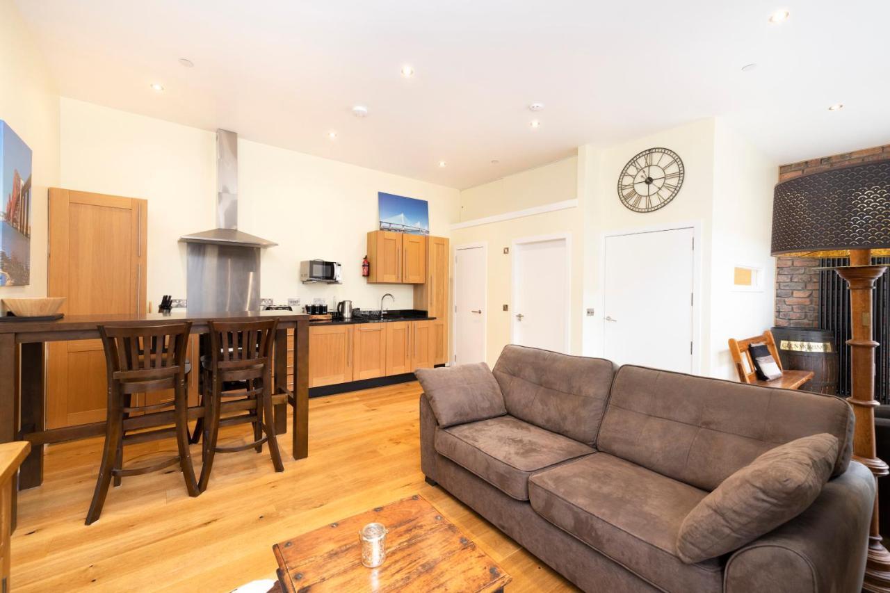 Joivy 1 Bed Flat In Old Town, Next To St Giles Cathedral Edimburgo Exterior foto